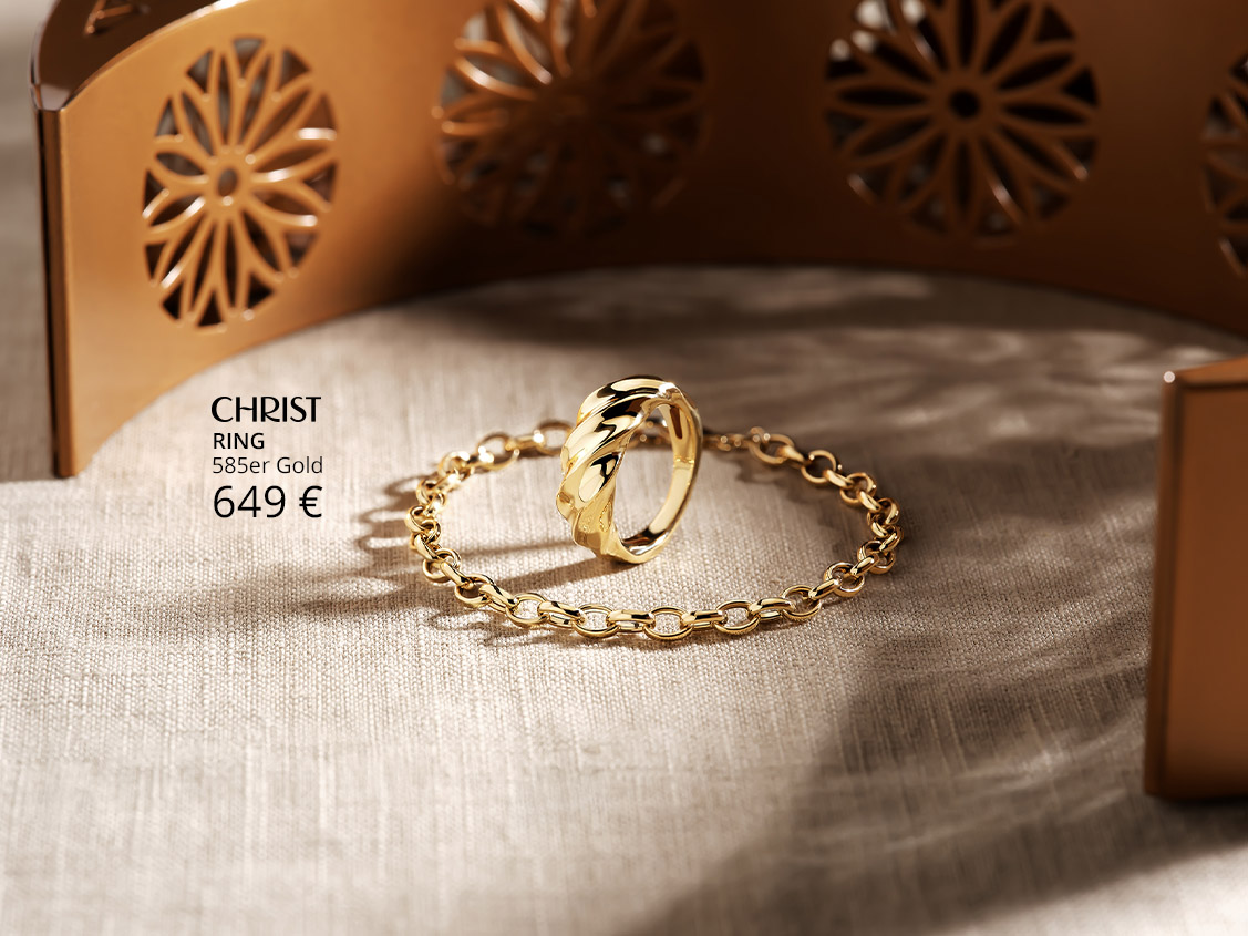 Goldener Ring und goldene Armband