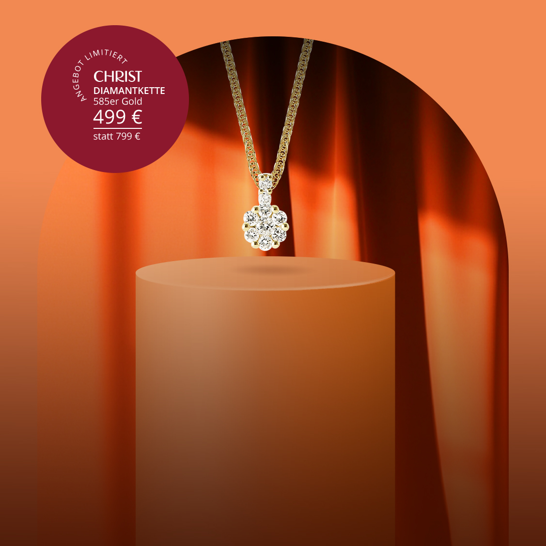 Diamantkette vor orangenem Hintergrund.