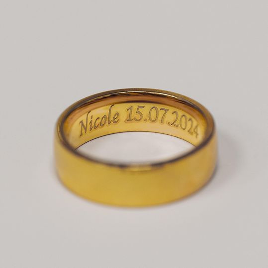 Ring mit Gravur - du kannst zum Beispiel Namen und Daten eingravieren lassen. 